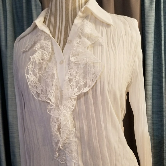 🌻🌺🌻ALLISON TAYLOR BEAUTIFUL WHITE BLOUSE!! - Picture 4 of 6